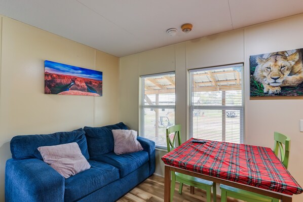 Morriston Vacation Rental | 2BR | 1BA | 400 Sq Ft | Steps Required to Enter