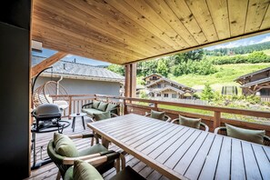 屋外ダイニングエリア