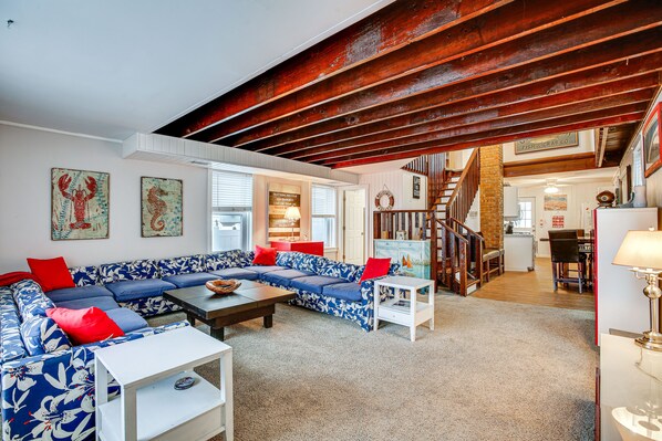 Wildwood Vacation Rental | 3BR | 2BA | 1,600 Sq Ft | Small Step for Entry
