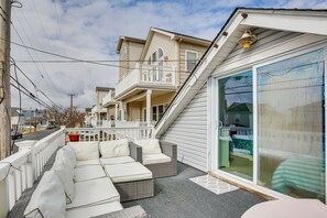 Private Balcony | Walkable Area | 1 Mi to Beach