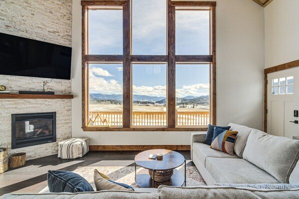 Jefferson Vacation Rental | 4BR | 3BA | 2,010 Sq Ft | Steps Required