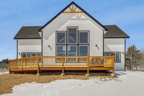 Cabin Exterior | Driveway Parking (4 Vehicles)