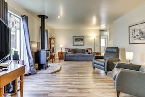 Living Area | Queen Sleeper Sofa | Flat-Screen TV | Wood-Burning Stove
