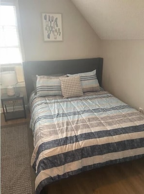 Newly renovated – 6 miles from HP Furniture Market