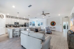 Bright & Modern - Brand New in 2024