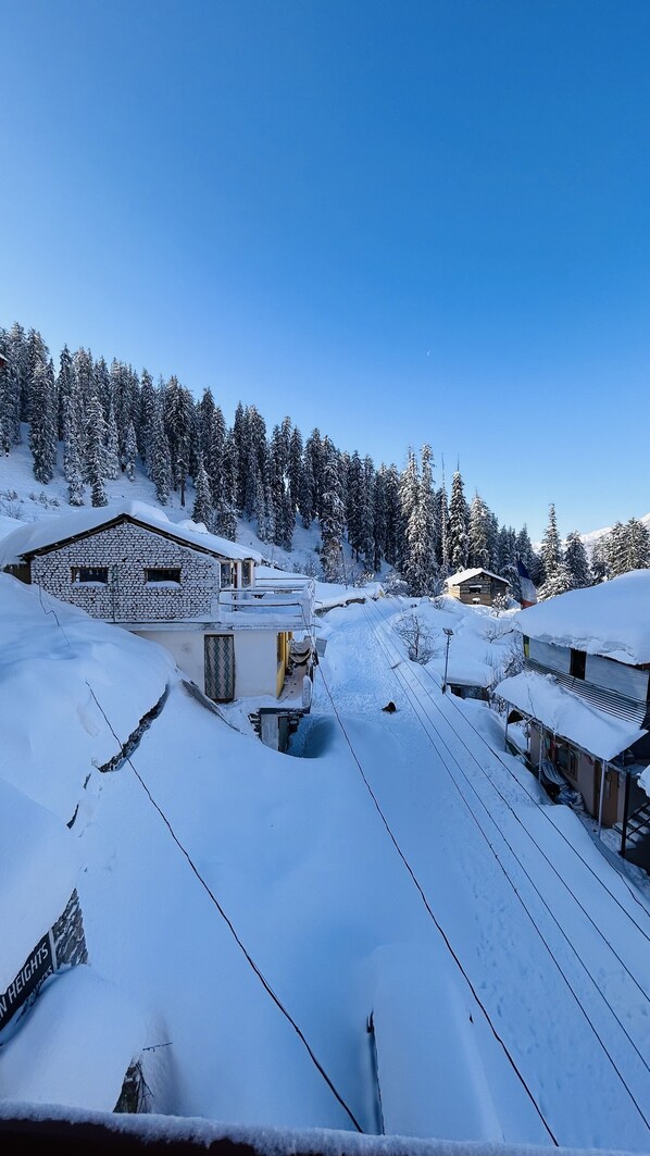 Snow and ski sports