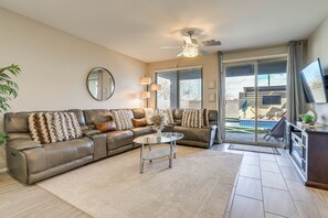 Living Room | Twin Rollaway Bed | Smart TV | Gas Fireplace