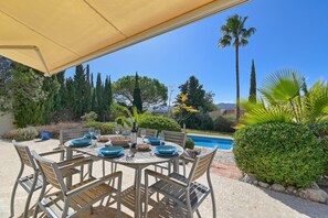 Outdoor dining area