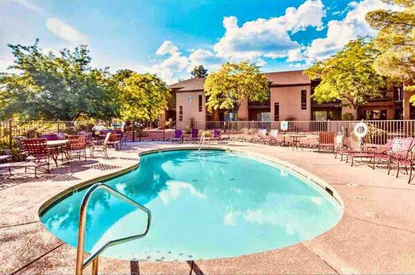 Community pool
