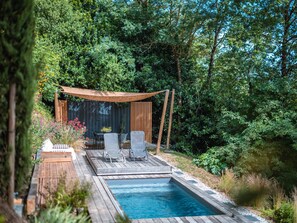 Private 5x2m swimming pool - Bubble cover + rolling desk (mobile terrace cover) - Sun loungers + parasol - Covered terrace with dining table - Plancha - Garden furniture.