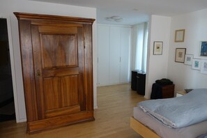 Picture 4