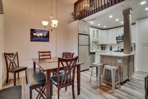 kitchen/dining room