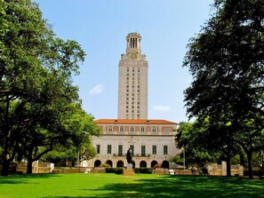 Walk to UT tower