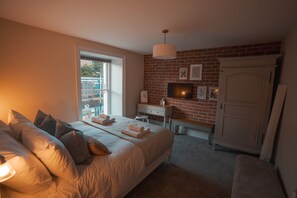 Francis Suite King bedroom