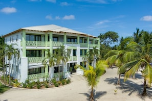 Villas at Cocoplum, Building 1