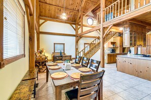 Dining Area | 3-Story Home