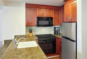 hnlhw-ka-hi-res-suite-kitchen
