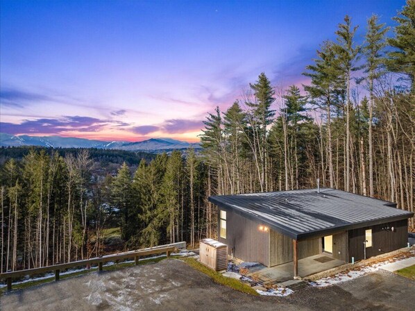 Mountaintop Retreat, Stunning Views - The Kelley (3323)