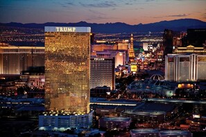 Hilton Grand Vacations Club at Trump International Hotel Las Vegas_4.jpg