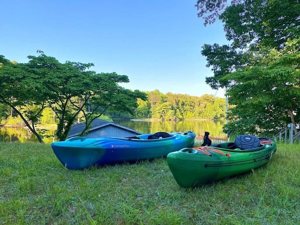 2 Kayaks Available for Guests