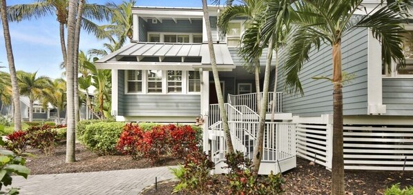 Cottages-1-Front-of-Property-1646x778.jpg