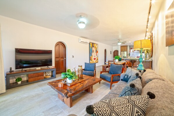 Condo - Image 2