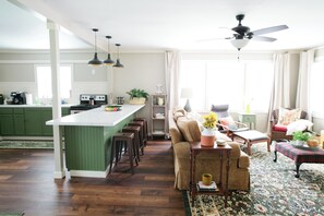 LOVE this natural light!