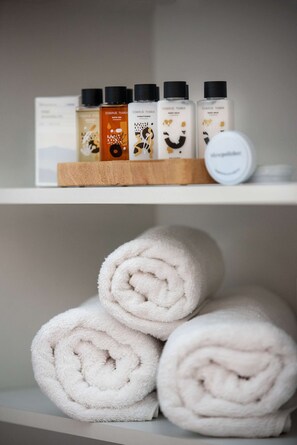 Bathroom amenities