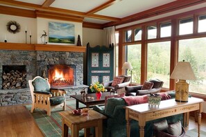 Family room with Fireplace and Smart TV