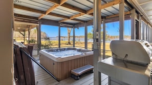 Indoor spa tub