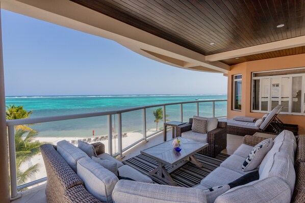 Spacious and Luxurious Outdoor Living At Its Finest!! A Second Living Room. 