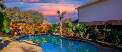 Private Pool to Swim under the Sun