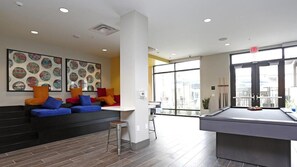 Spielezimmer