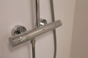 Hand-held showerhead