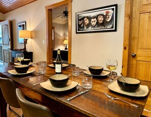 Hank, Waylon, Johnny, Merle and Willie will join you for dinner!