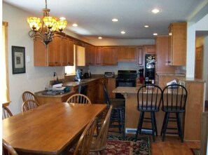 Dining/Kitchen