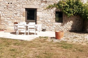 Le gîte vu du jardin