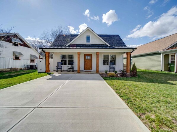 Relax on the porch and soak in the serene Mount Holly vibes!