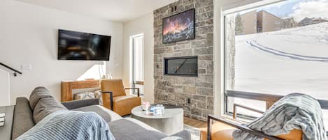 Granby Vacation Rental | 3BR | 2.5BA | 1,472 Sq Ft | 1 Step to Enter