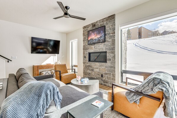Granby Vacation Rental | 3BR | 2.5BA | 1,472 Sq Ft | 1 Step to Enter