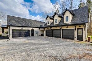 Shared Driveway (2 Vehicles)