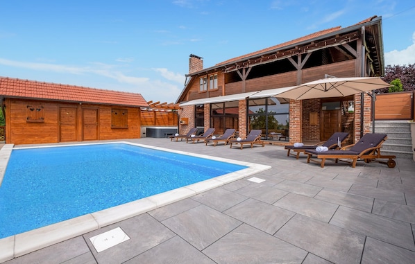 pool