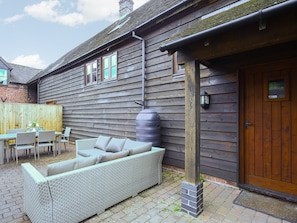 Sitting-out-area | Drifthouse - Botvyle Farm, Church Stretton