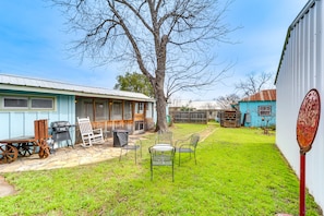 Shared Outdoor Space | Single-Story Home