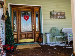 Front porch entrance