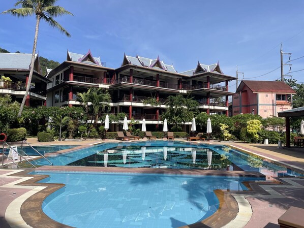 Peaceful retreat at Kalim Bay - pool, bar, garden (11375)
