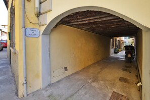 The entrance arch to the courtyard