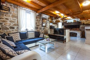Living room 2