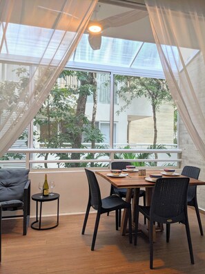 Outdoor dining