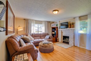 Living Room | 2-Story Cottage | Central Air Conditioning